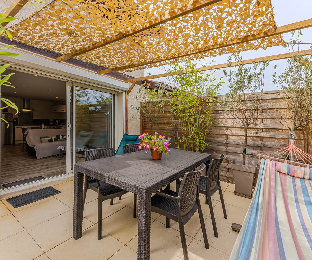 Terrasse baie vitrée gîte 2