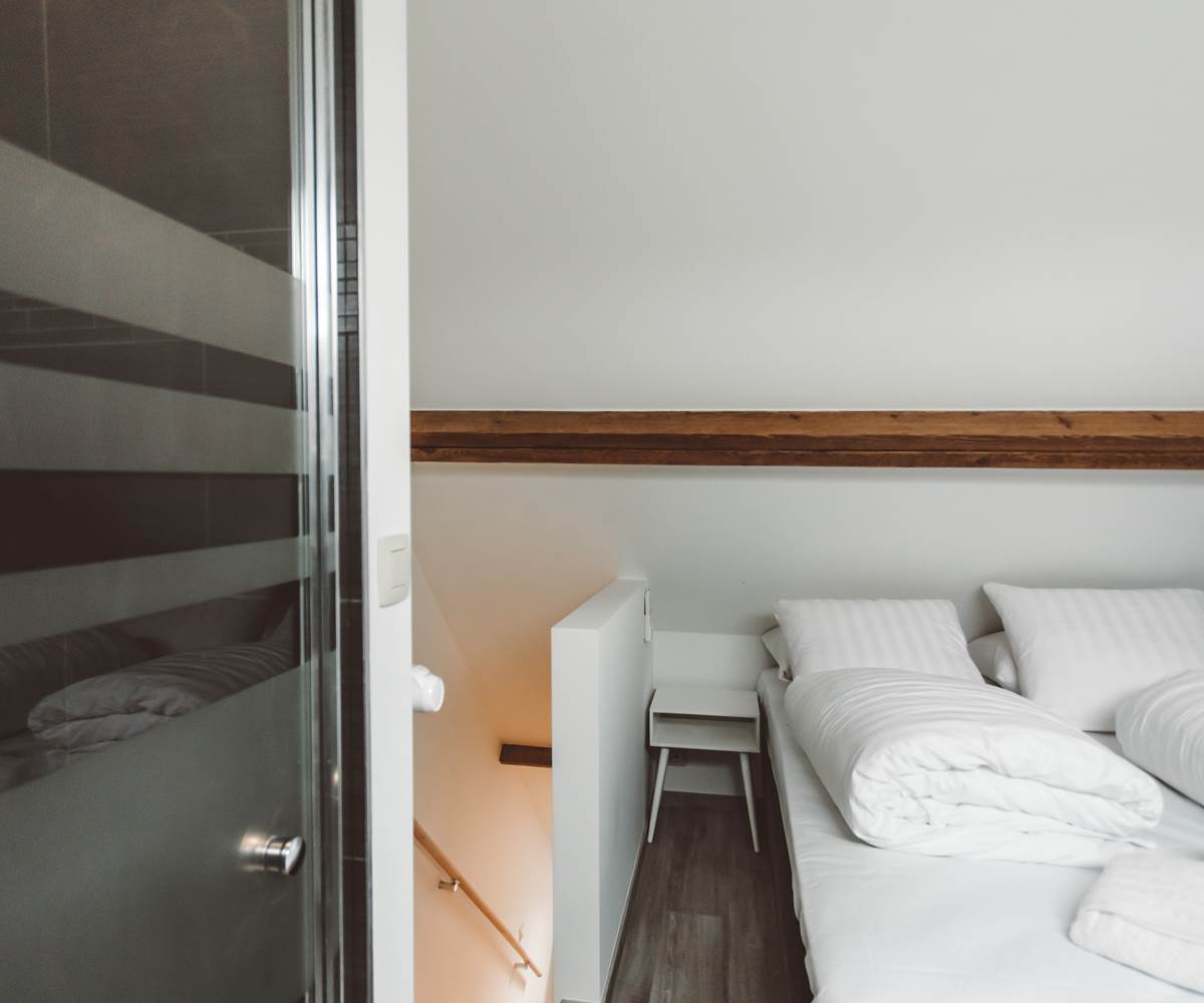 302 STUDIO AVEC CUISINE-CHAMBRE