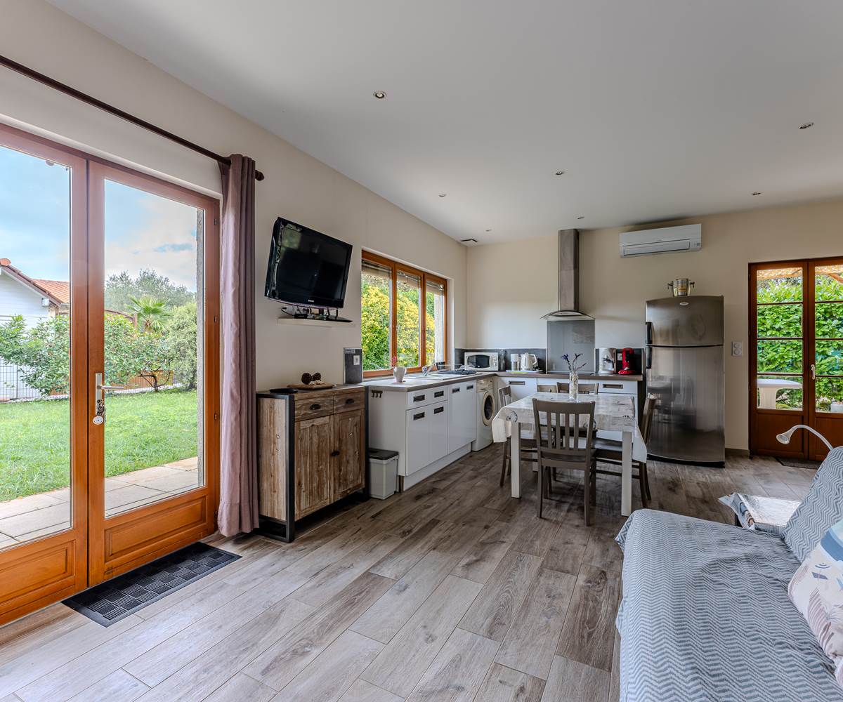 Entrée salon gîte 1