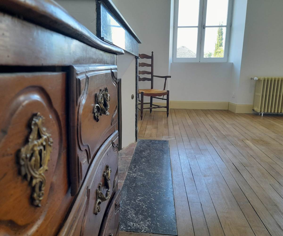 Commode ancienne, fin du XVIII ème siècle.