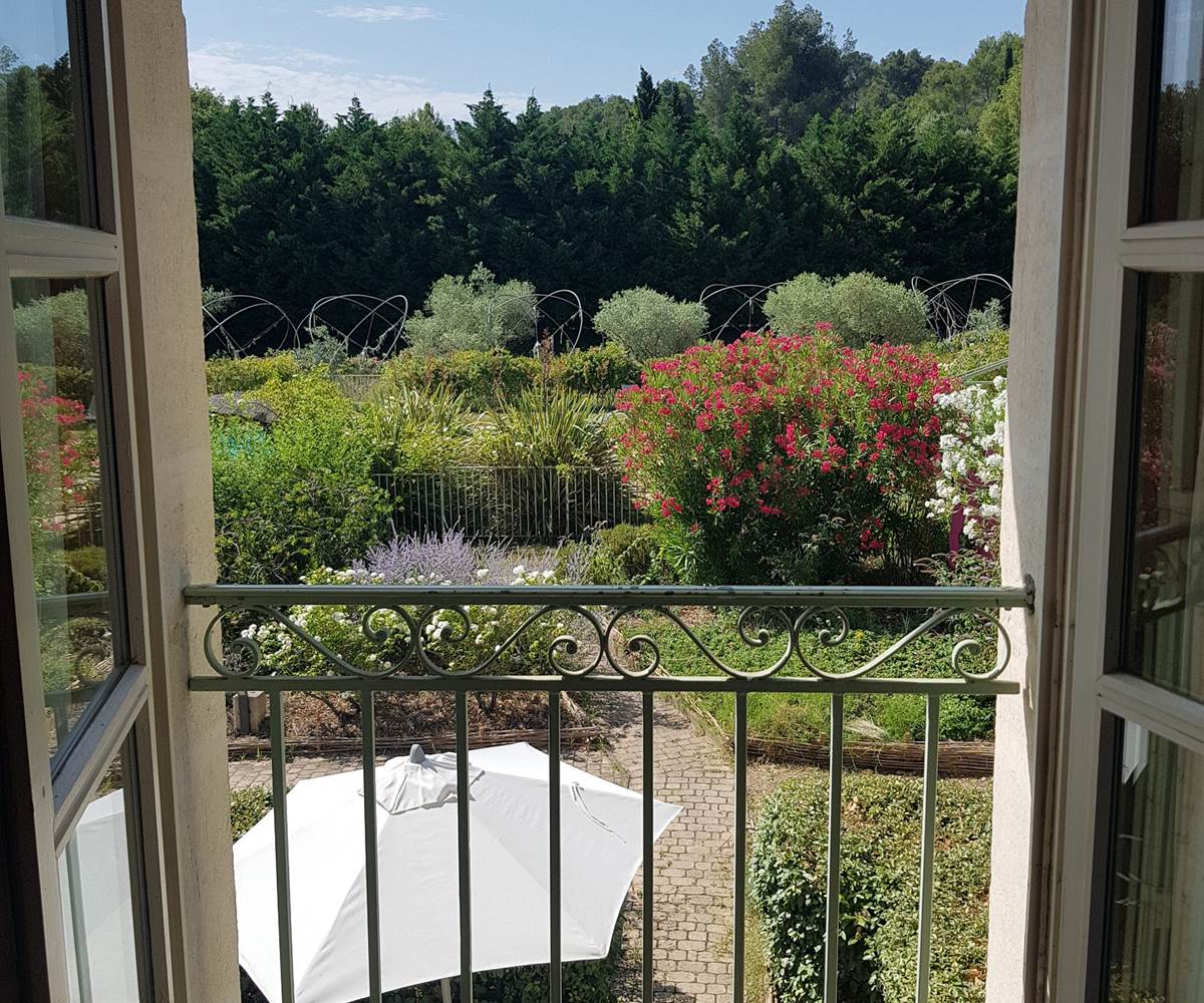 chambre b vue sur l'exterieur 2eme,