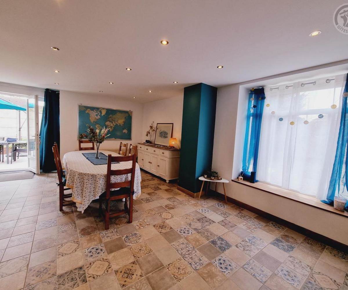 Salle à manger pour 11 personnes dans un logement près de Lille