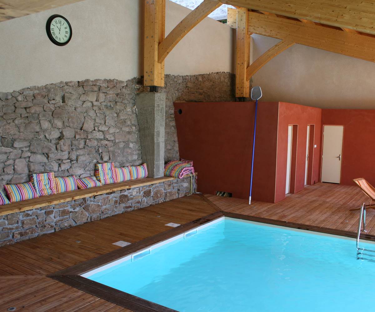 Vue partielle de la piscine chauffée (12.50*4.00)