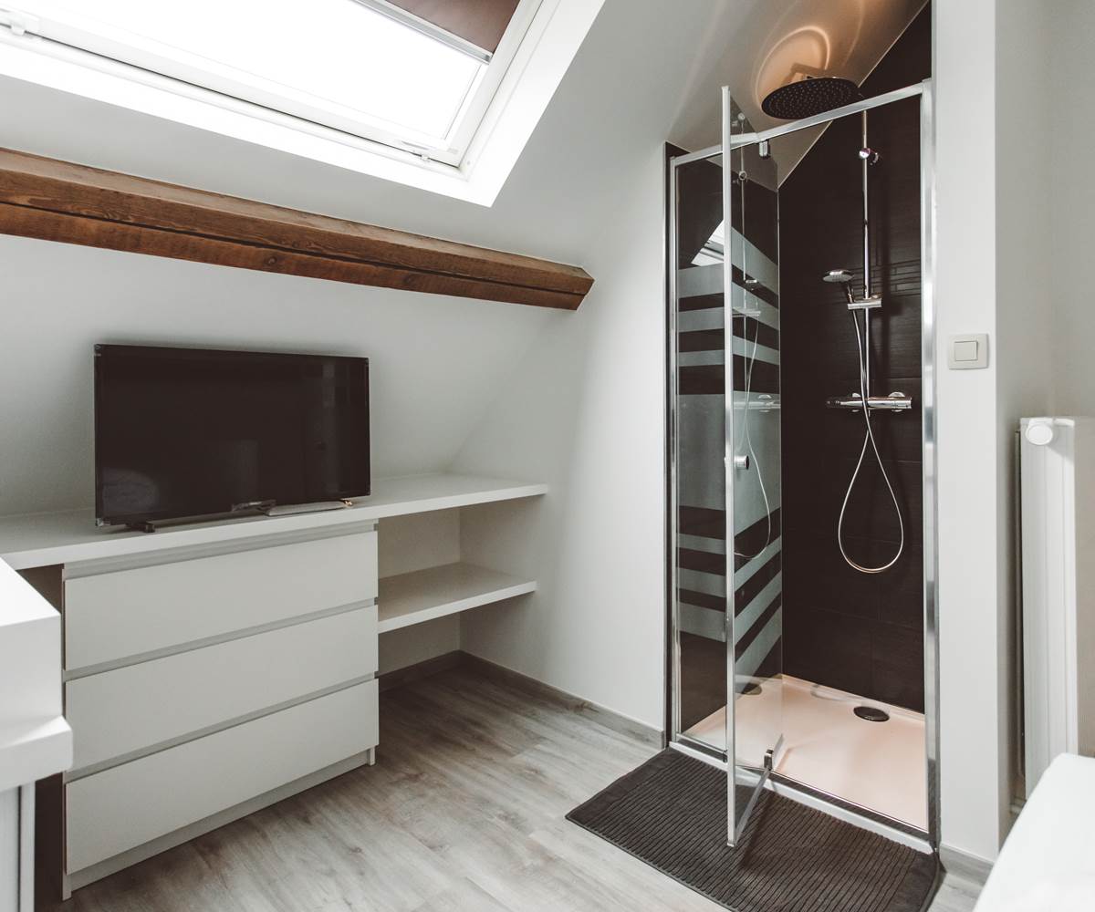 302 STUDIO AVEC CUISINE- SALLE DE BAIN