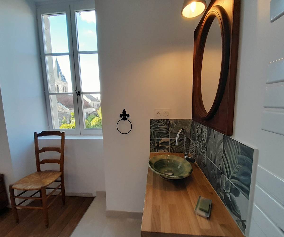Vue depuis la douche de la Chambre Poirier
