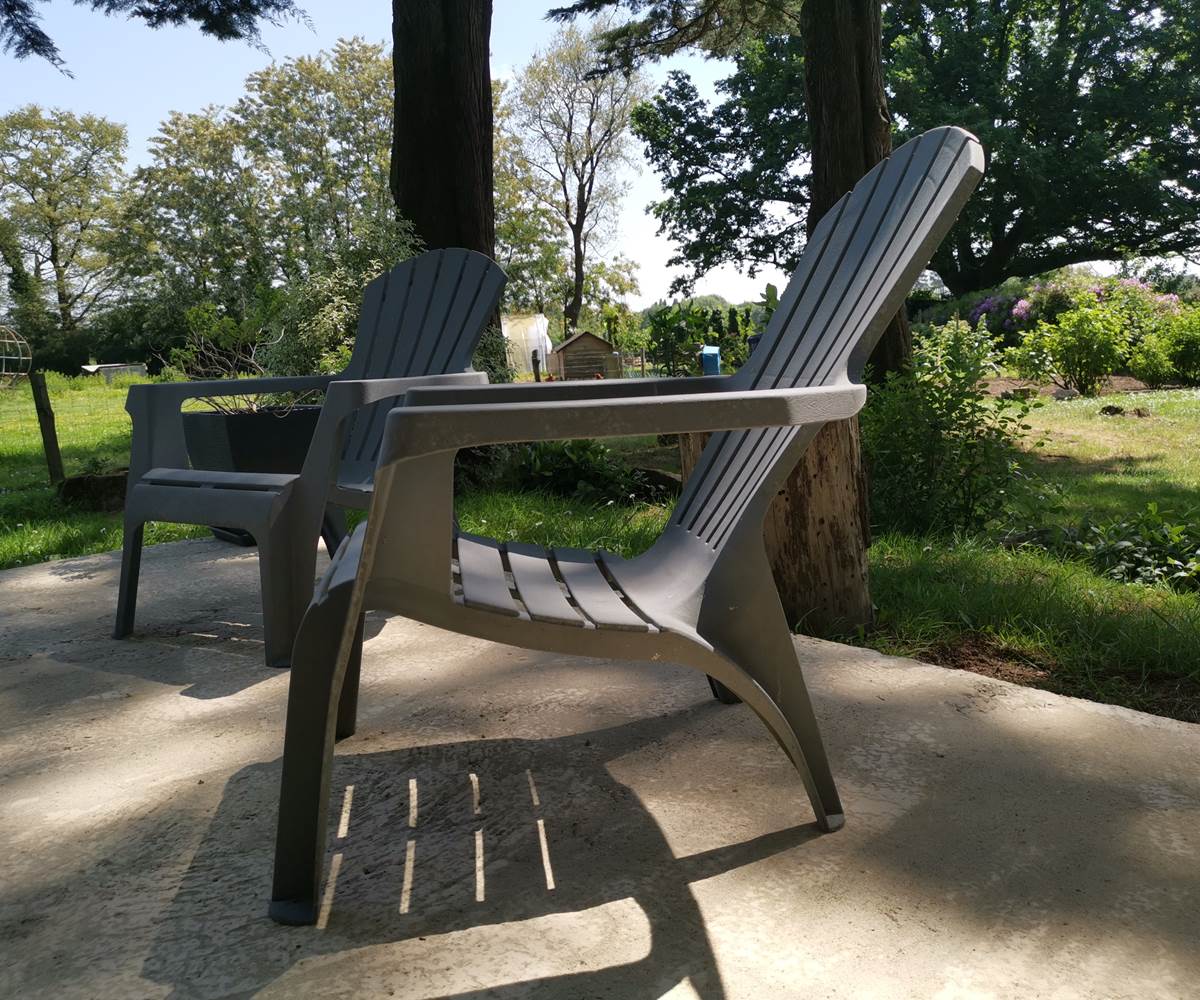Détente sur la terrasse privée  Hébergement Gingko, moulin de La Retardière, Orvault Nantes