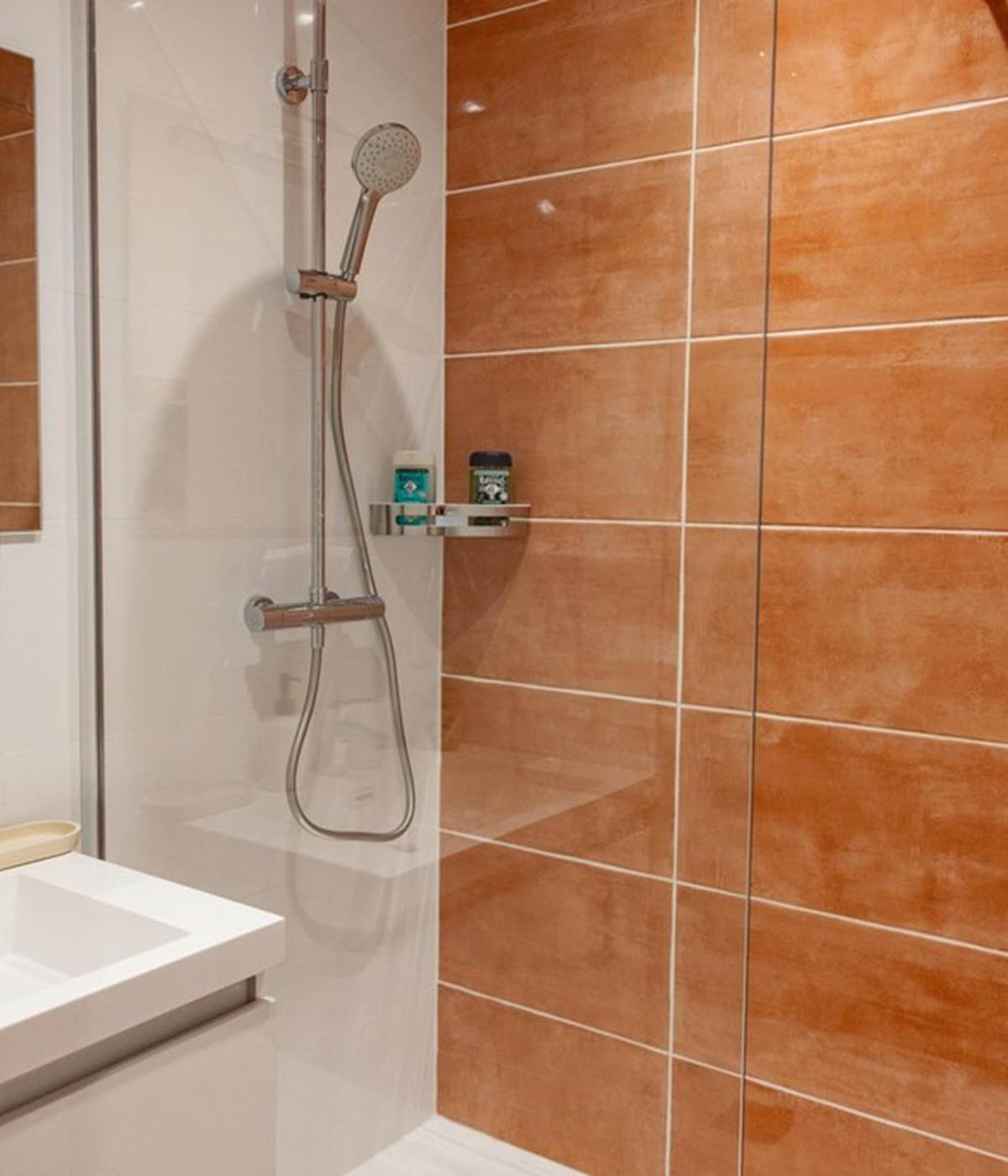 Logement l'Escapade, salle de bain italienne-photo-news