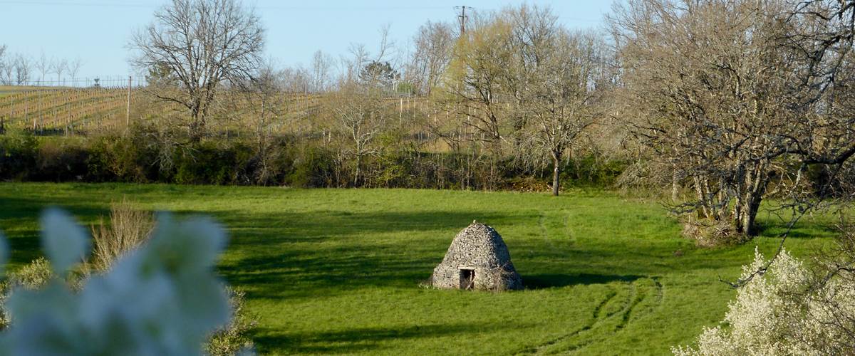 Borie en pierre sèche campagne les gites de fred en Dordogne