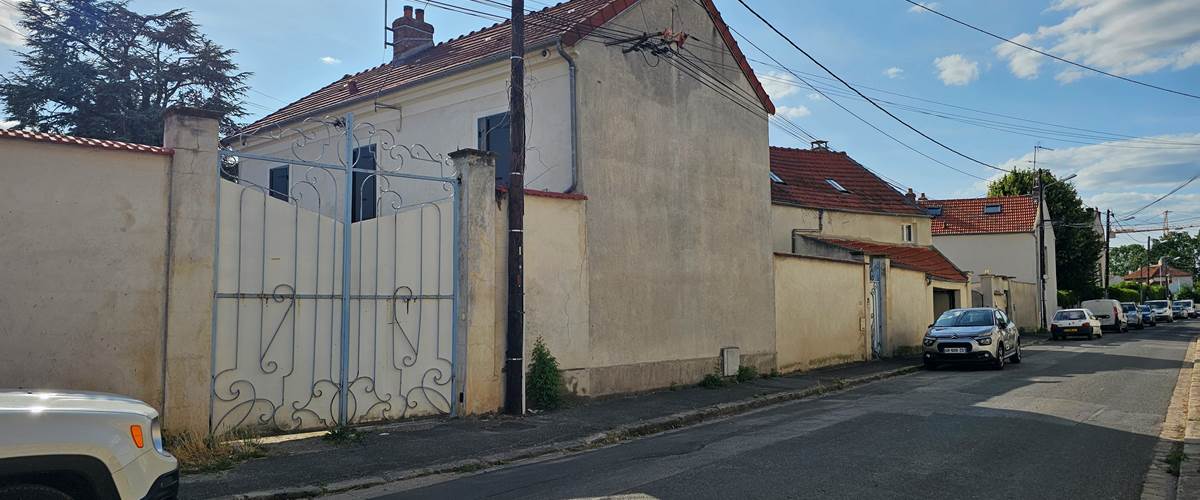 FACADE DE LA MAISON RUE DES FERMES