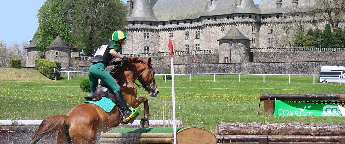 Hippodrome d'Arnac-Pompadour-carousel