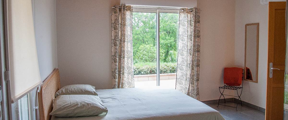 Gite du Causse Loubressac Chambre 1 RDC-carousel