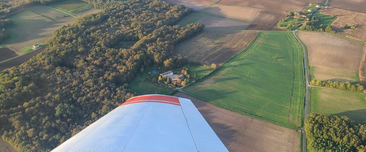 Détente au cœur de la nature. Vol au dessus du domaine-carousel