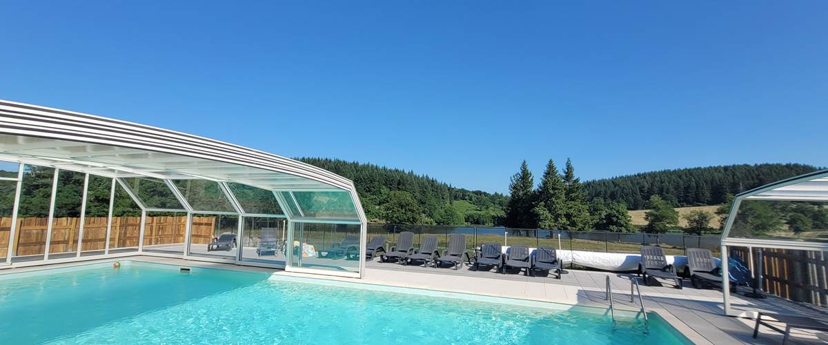 Piscine couverte-carousel