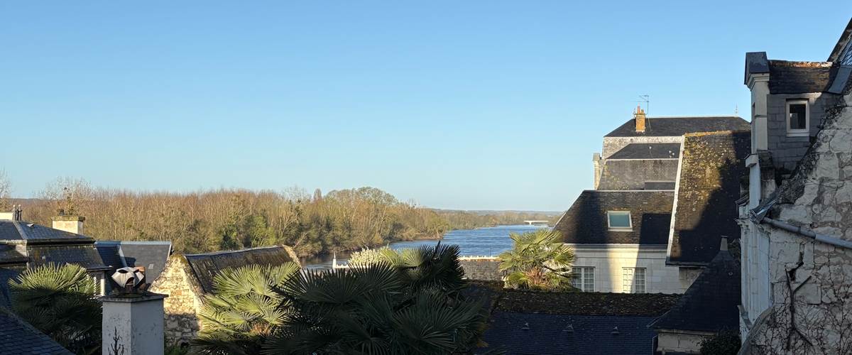 Vue de la Vienne de la fenêtre de la cuisine-carousel