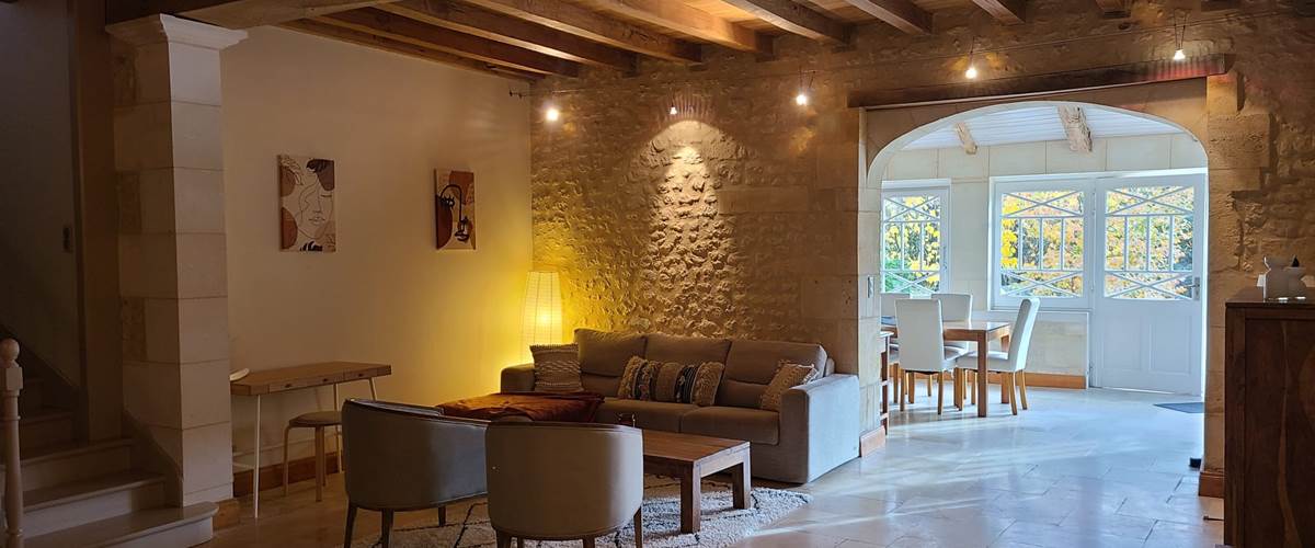 Cuisine ouverte tout équipée  Séjour spacieux et lumineux-carousel