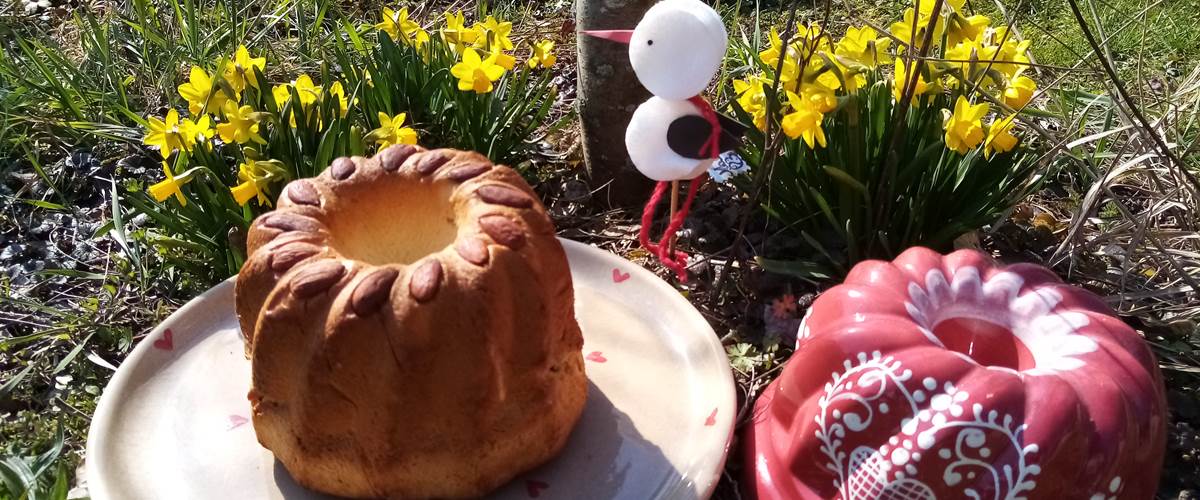 Le kouglof ... La cigogne ... Les fleurs :)-carousel