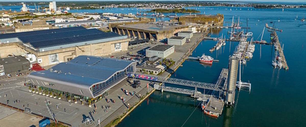 Lorient La Base-carousel