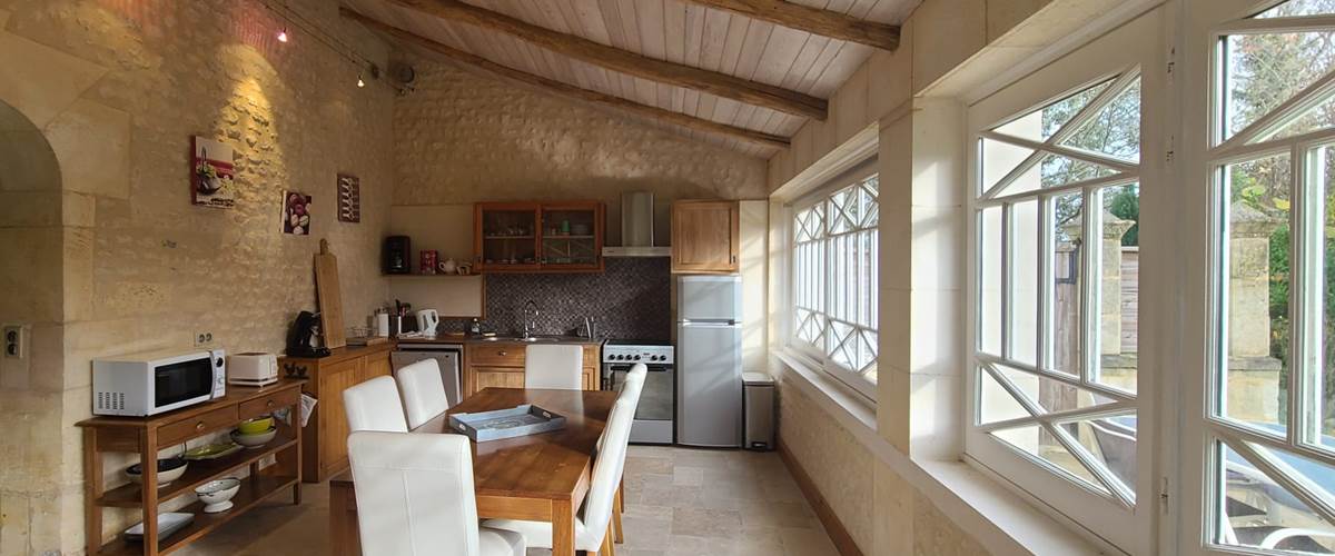 Cyprès : Cuisine ouverte toute équipée-carousel