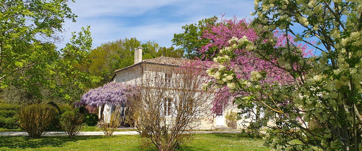 Gîte charentais en pierres apparentes-carousel