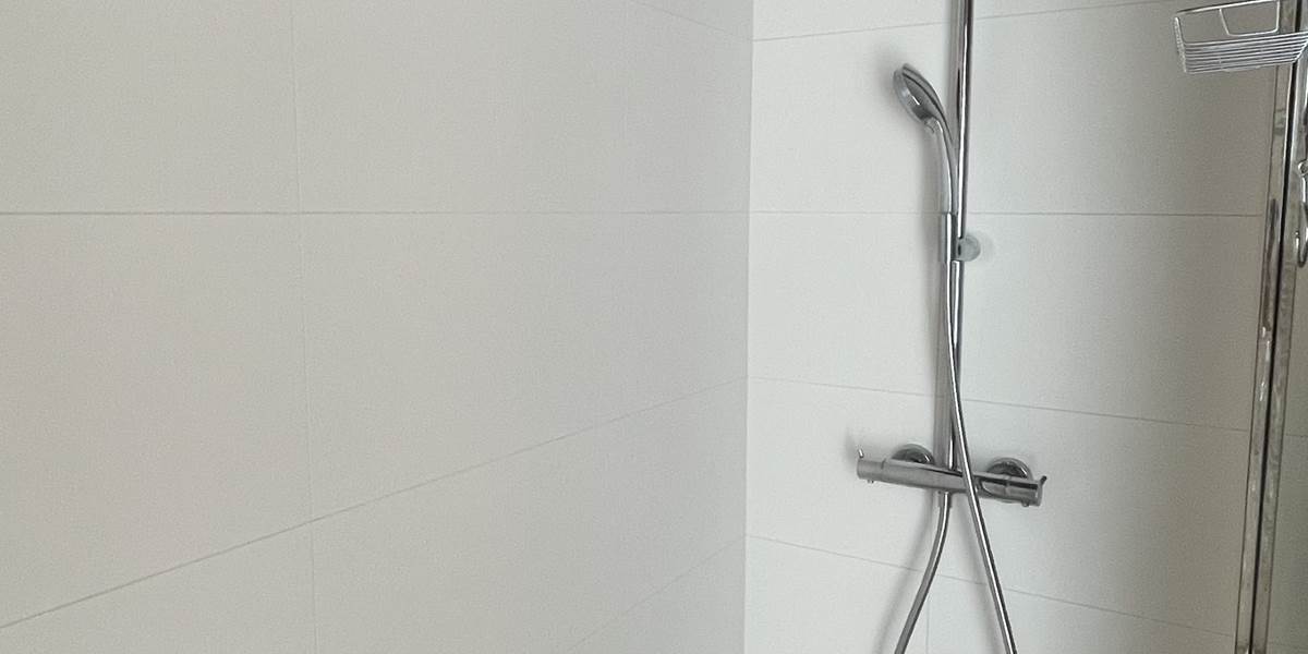 SALLE DE BAIN 1ER E´TAGE douche MF