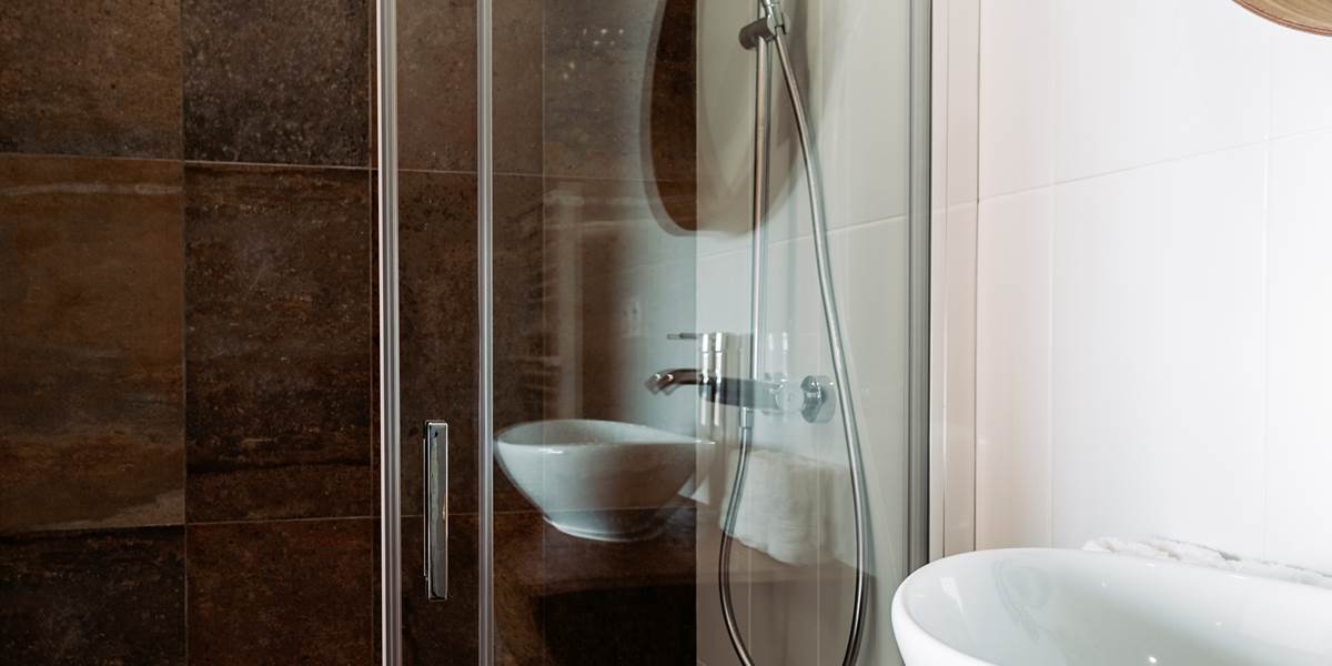 Chambre orange SDB2