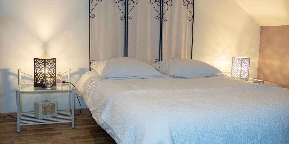 lit double chambres des parents suite familiale