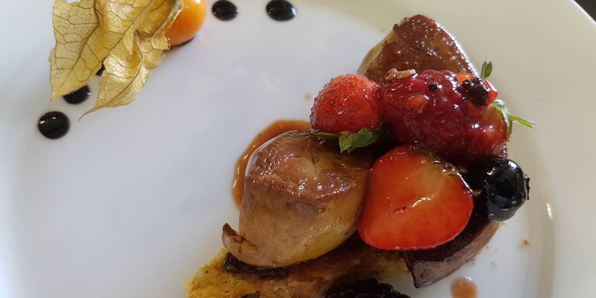 Foie Gras de la Ferme de Beauregard rôti aux fruits rouges
