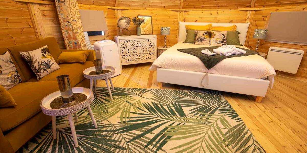 Logement insolite Sancerre, Chambres d'hôtes piscine  Chambres d'hôtes Sancerre