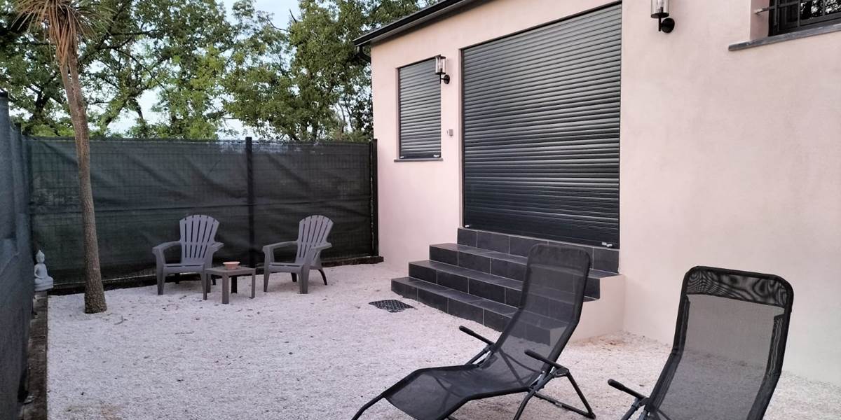 jardin privatif et entrée A NOU'DEUX