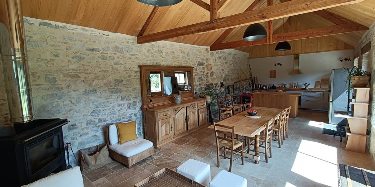 Vue pièce de vie gand gite Espagnac Ste Eulalie