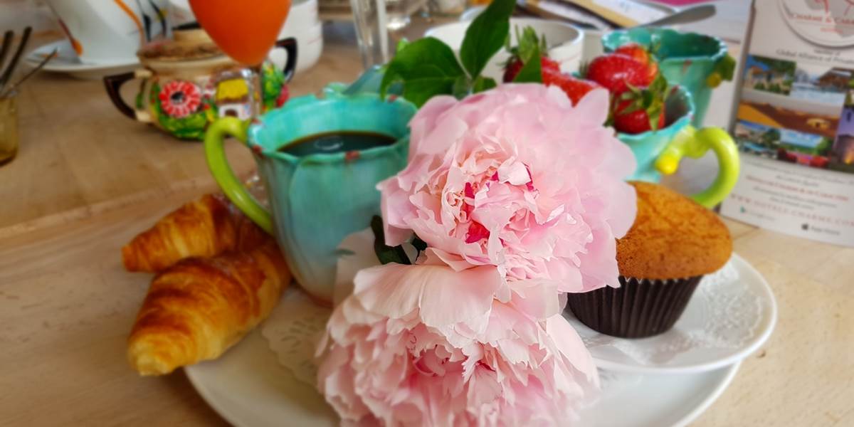 printemps-petit déjeuner gourmand/brunch au Ranch des Lacs Hôtel 87120