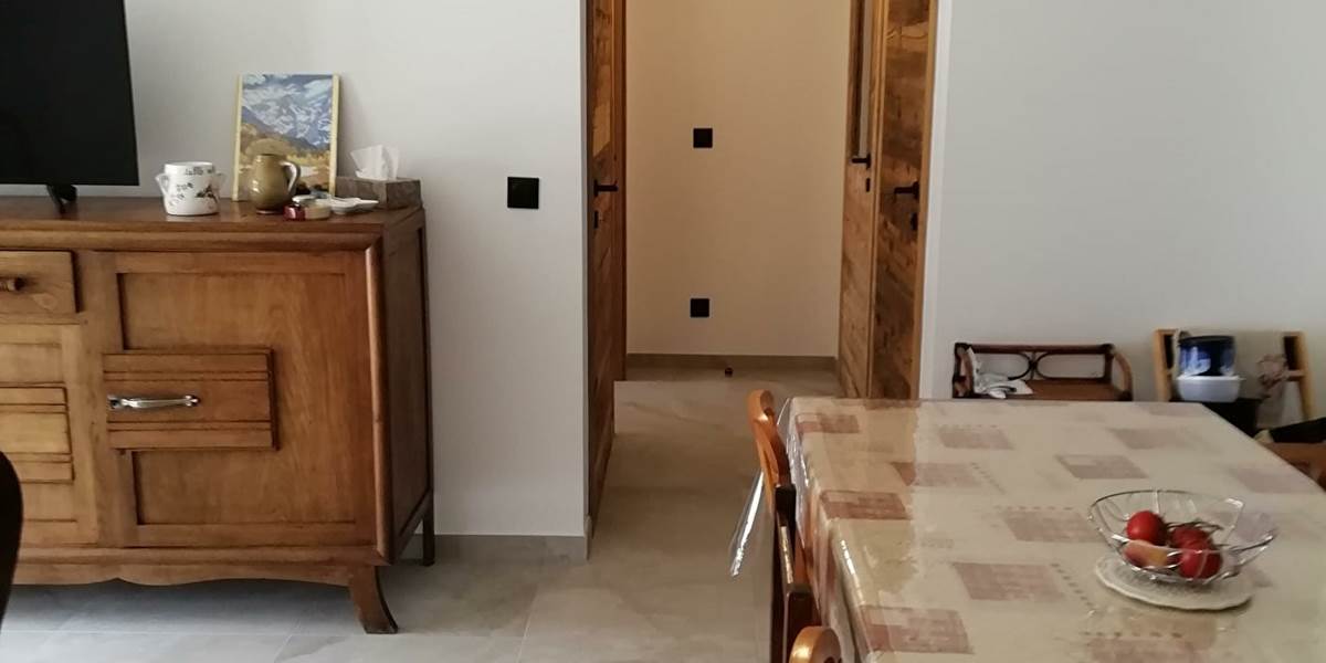 L'oxalis-70m²-n°812-appartement-Taninges-salon-de-télévision-table-à-manger