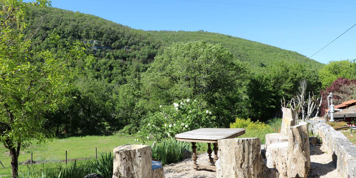Terrasse nature Vallée du Célé proche Figeac