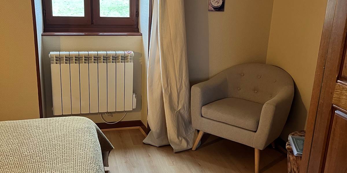 Fauteuil & Armoire - Armchair & Wardrobe