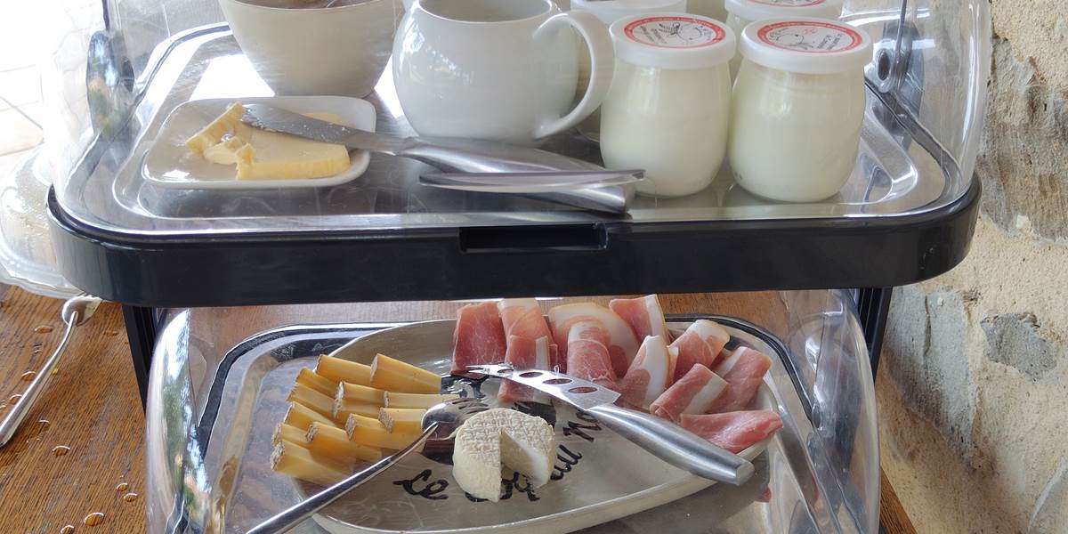 Petit déjeuner local et maison à Le Coq du Nord Mailhac