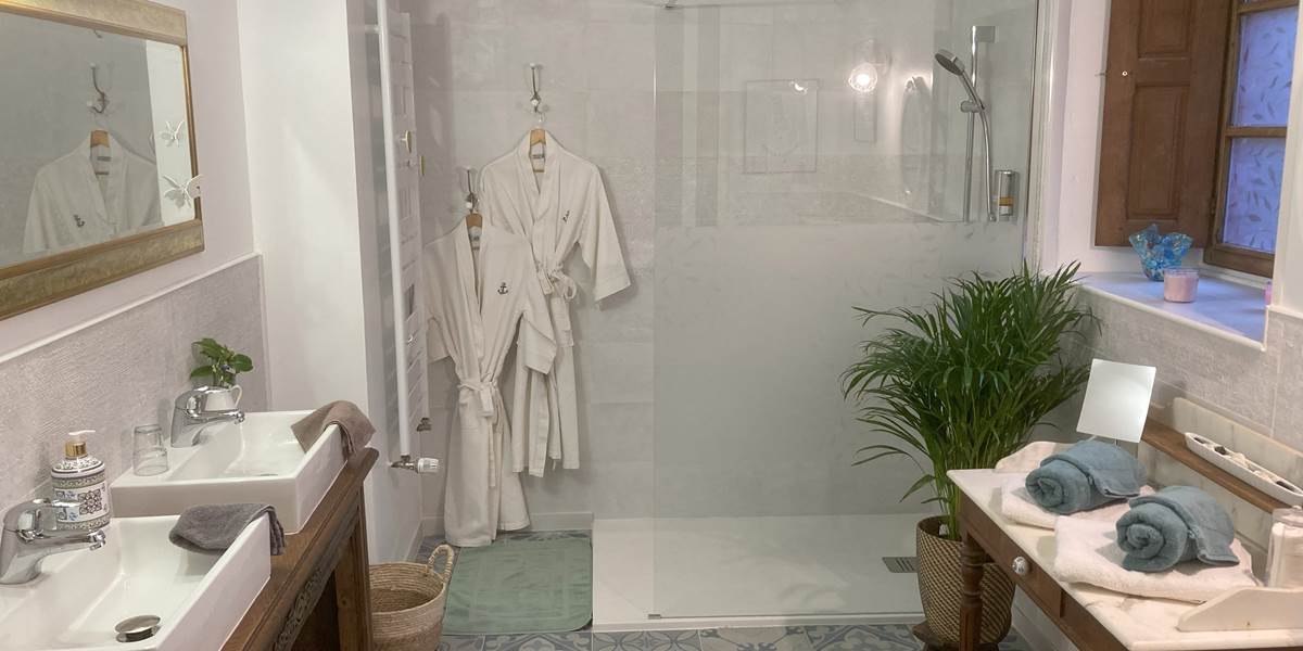 Cassis - salle de douche