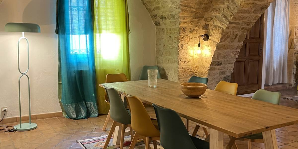 SALLE A` MANGER co^te´ fene^tre