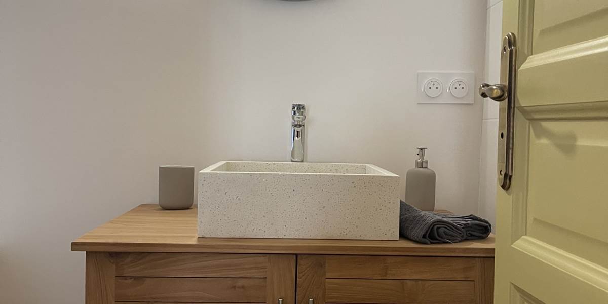 SALLE DE BAIN 2E`ME E´TAGE MF