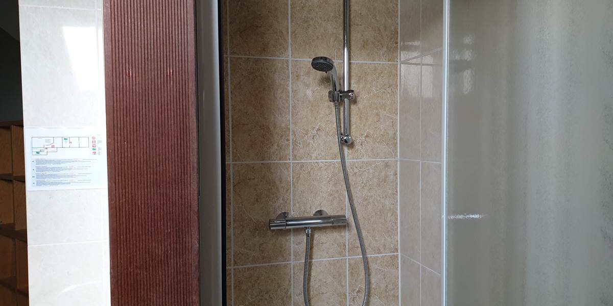 douche chambre 7