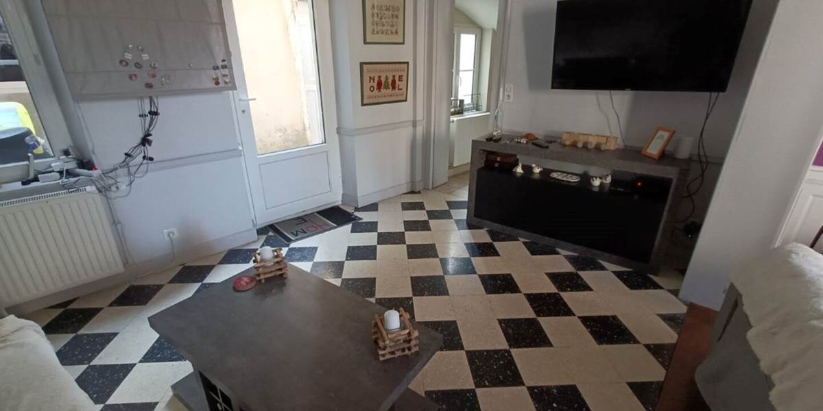 ROUSSEAU-SERVICE-Chambre-Fécamp-salon-TV