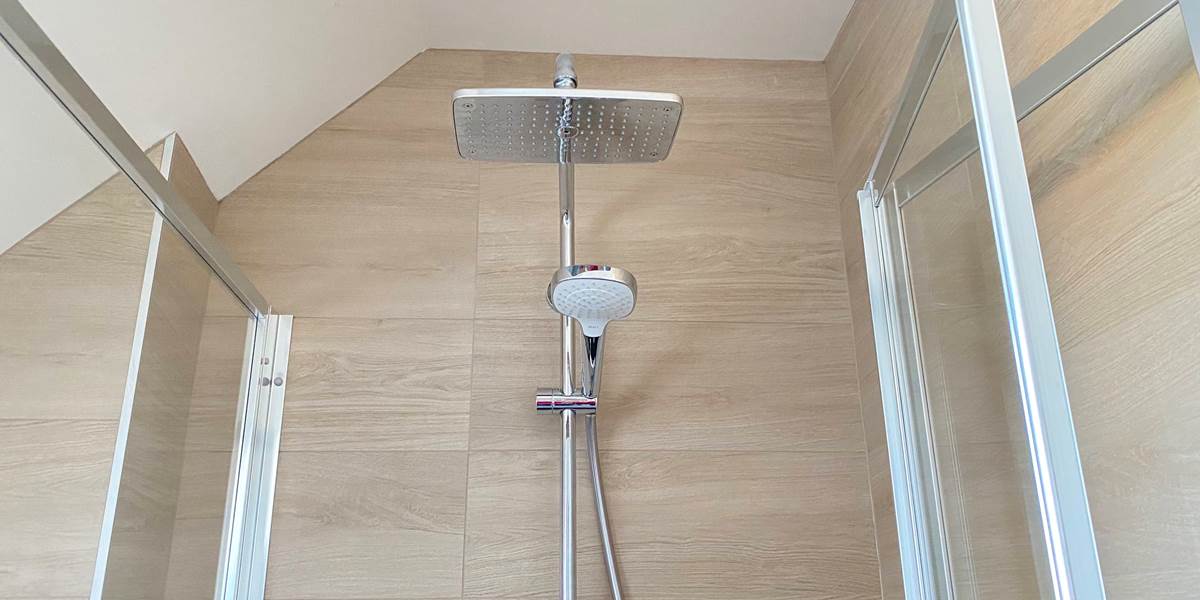 Chambre d'hote la Korrigane_Binic-Etables sur mer_ Hotel_tete de douche 0