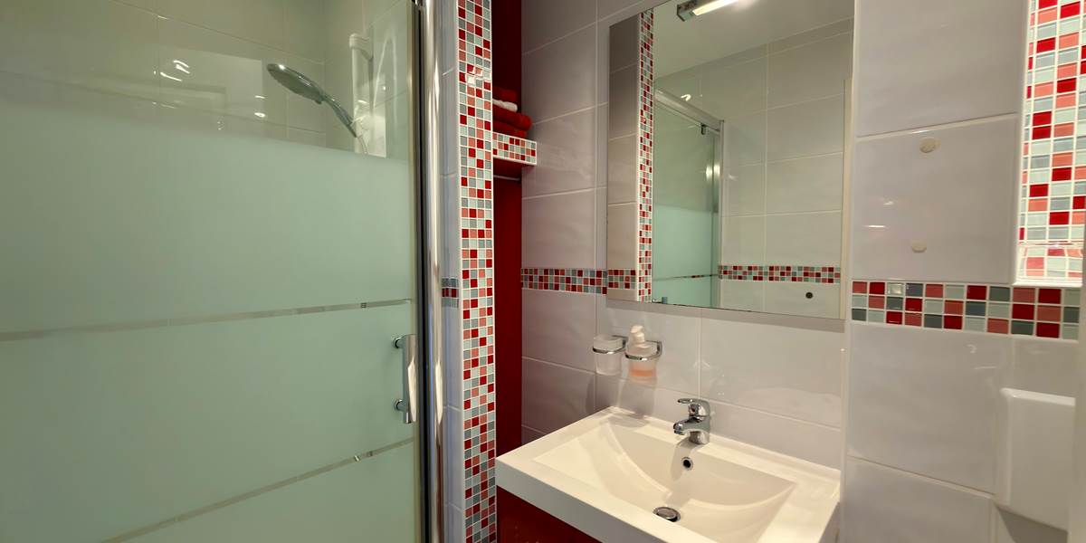 Salle de douche privative et WC