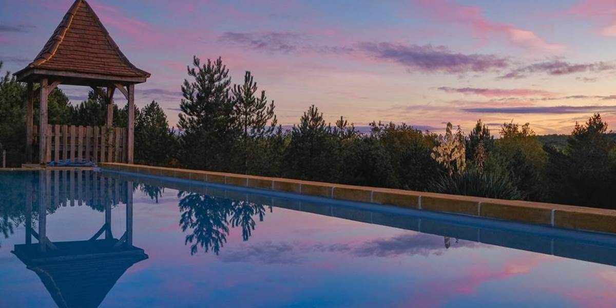 Piscine & Coucher de soleil.jpeg