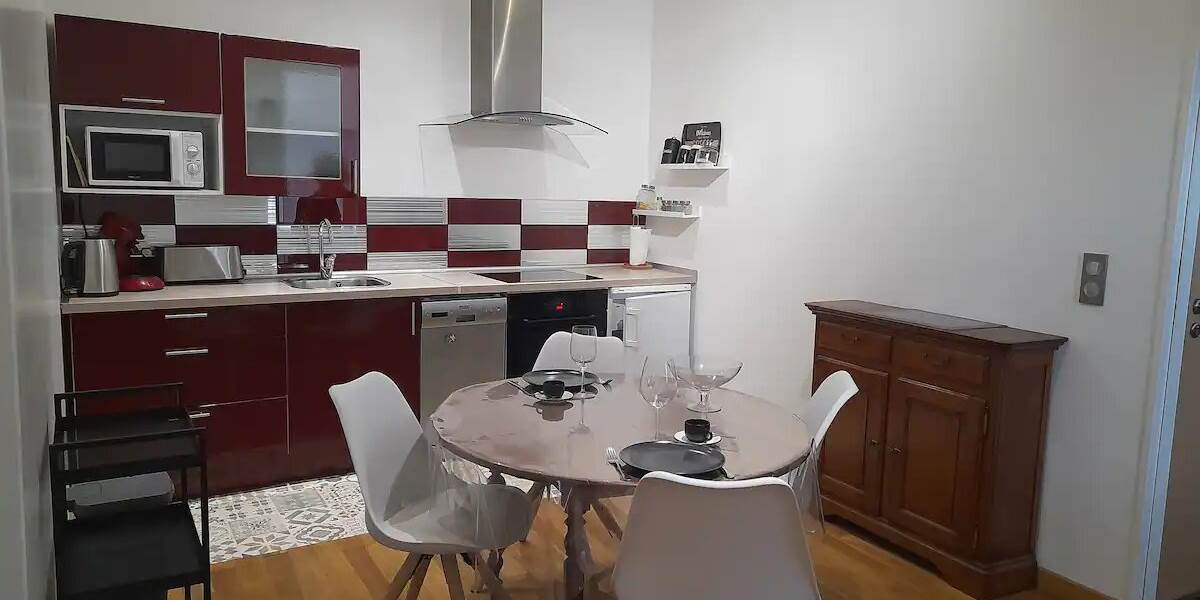 ROUSSEAU-SERVICE-Appartement-le-Pressoir-coin-repas