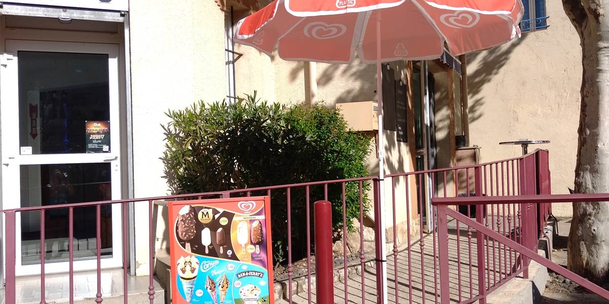 Une glace ou un apéro au Bar Le Mailhac