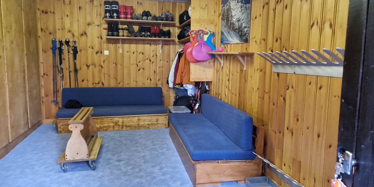 SKI ROOM