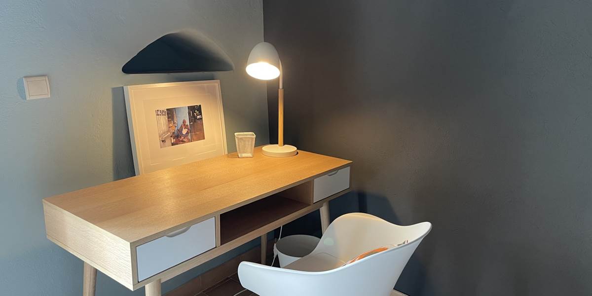 CHAMBRE AQUA-GRIS 1ER E´TAGE bureau MF
