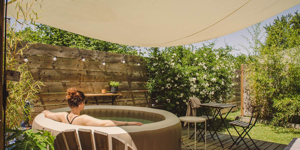 Profitez de votre chambre avec spa privatif pour vous ressourcer