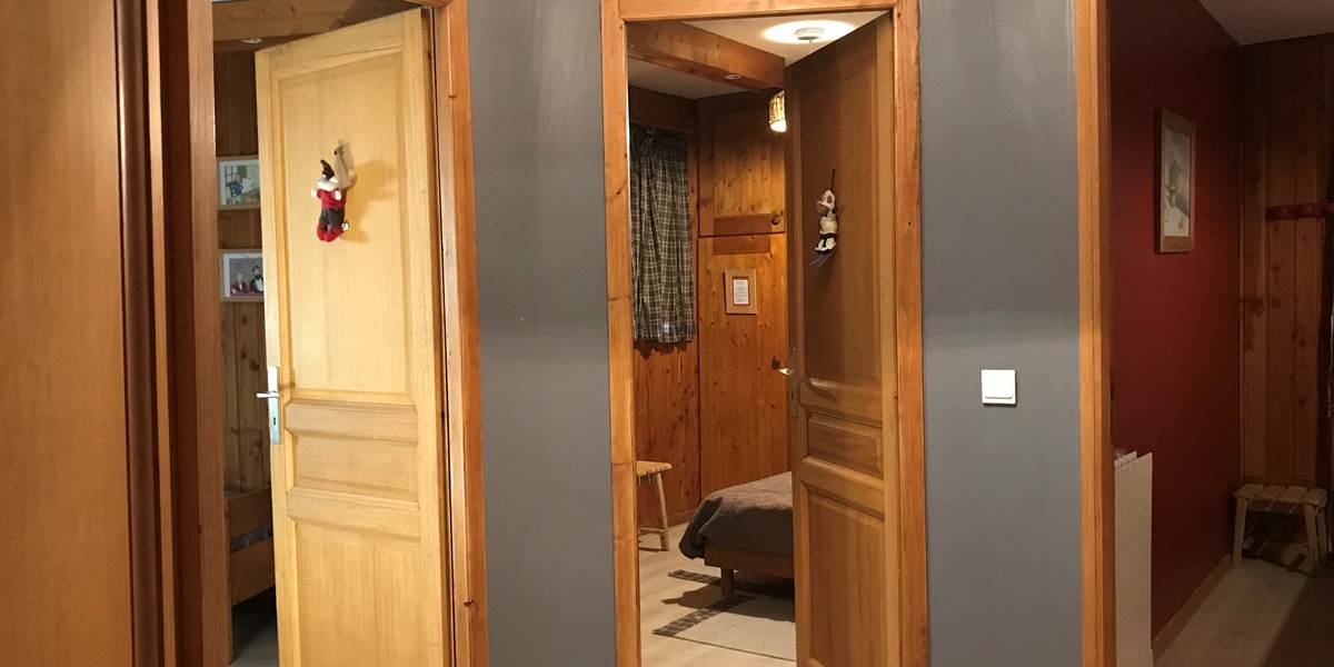 rotonde déservant 4 chambres en bas (5)