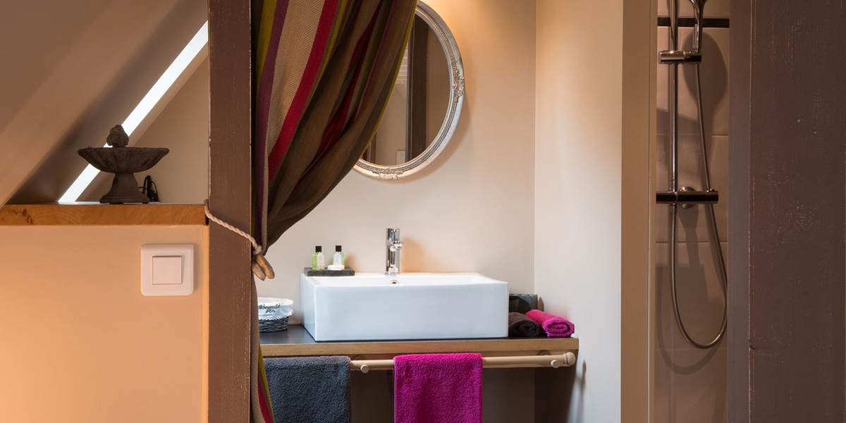 Salle d'eau - Chambre CASTANG (1er étage)
